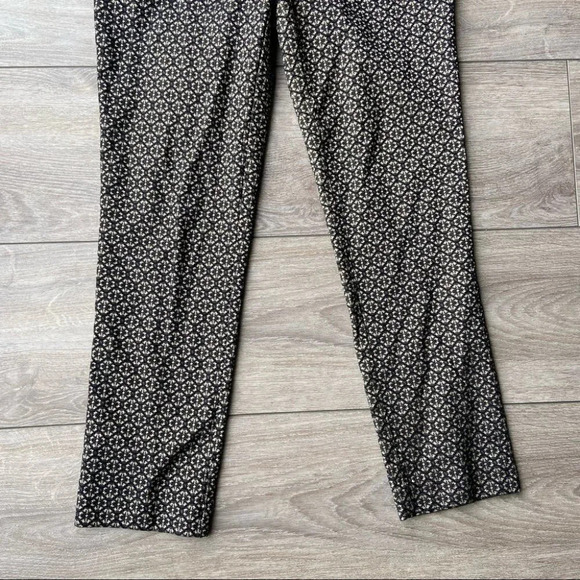 Chico’s Floral Print  Metallic Gold Skinny Pants - Picture 3 of 13